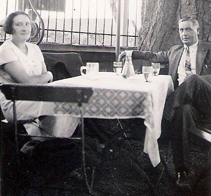Ehefrau-u.-E.-Rigot